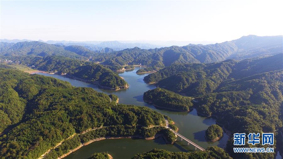 （環境）（1）重慶石柱：太陽湖景美不勝收